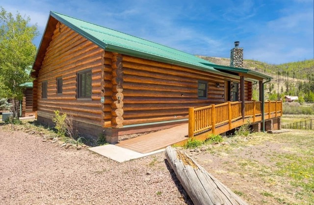 Greer Cowboy Lodge (Cabin 169)