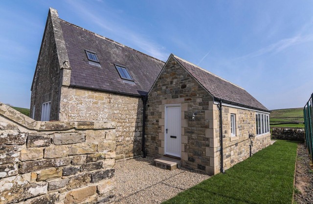 GREYSTEAD INSTITUTE, pet friendly, with open fire in Bellingham