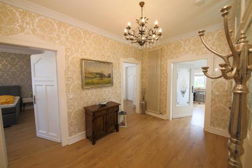 Große Fewo in Jugendstil-Villa, Kassel-Bad Wilhelmshöhe am UNESCO-Bergpark, Herkulesblick, 3 Schlafzimmer, Boxspring-Betten, bis 8 Personen, Balkon, kostenfreie Parkplätze - Art City-Studio Kassel 11