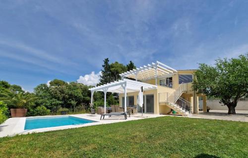 Großes Ferienhaus Zur Alleinigen Nutzung Mit Pool