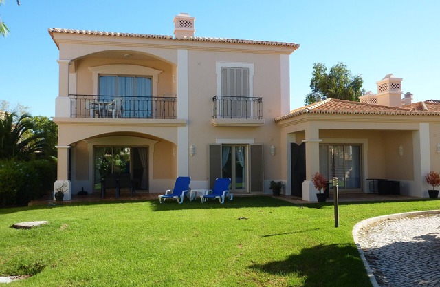 Ground Floor Apartment with lovely gardens located on famous Gramacho Resort