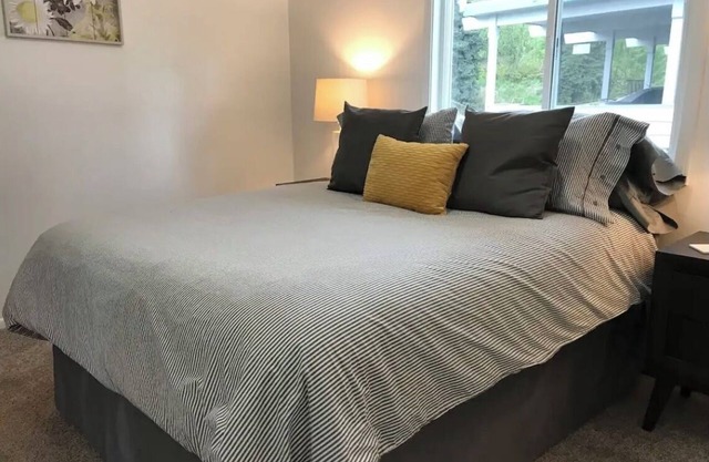 Ground Floor End Unit in Midtown Anchorage