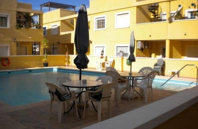 Ground Floor Apartment in Palomares with Communal Pool