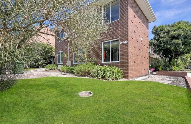 Ground floor one bedroom apartment in Elsternwick