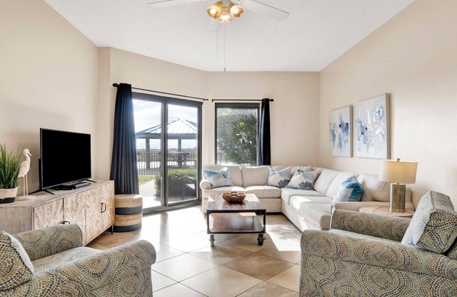 Ground floor! Steps from the splash pad/beach/grills