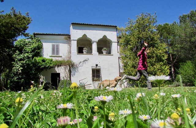 GROUPS (up to 9 apartments and 35 p) under mountains & only 30 min. from beaches