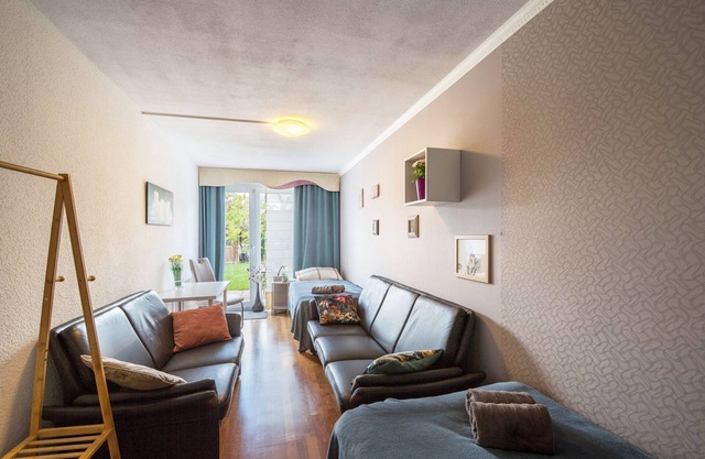 Guest House in Essen with Private Terrace, Private Garden and Wi-Fi