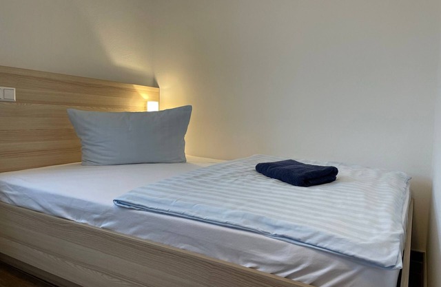 Guest house single room 203 - Lokschuppen Pasewalk- Guest houses with double rooms, single rooms and