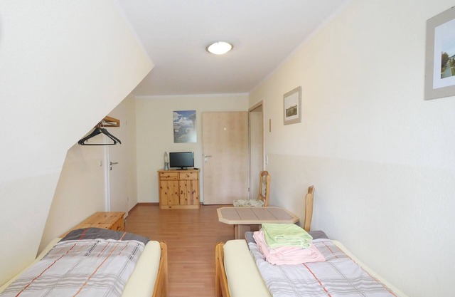 Guest room 3 with shared kitchen for 2 persons