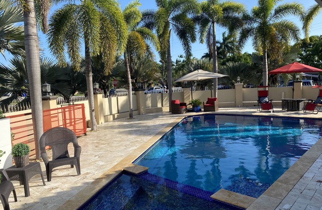 GuestHome 5 minutes from Miami Airport with Heated Pool
