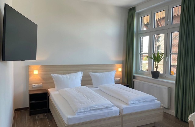 Guesthouse Besandung - Apartment 303 - Lokschuppen Pasewalk- Guesthouses with double rooms