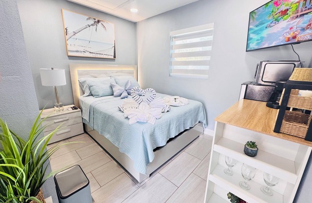 Guesthouse Hideaway in Tampa–Close to everything-Perfect for Short Stays