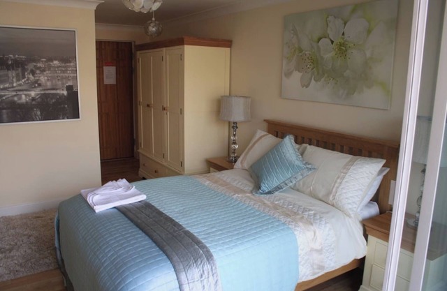 GuestReady - Cosy ensuite room with balcony