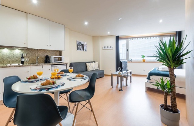 GuestReady - Musichall - Moulin Rouge