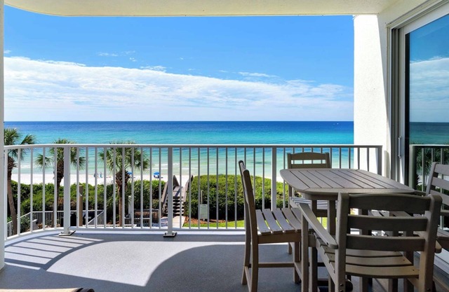 Gulf Front w/Gorgeous Views, Elevator, Seacrest + Free Attraction Tickets!