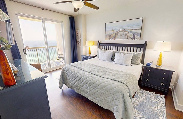 Gulf Side Serenity Master on Gulf Luxurious 2-Bedroom w/Free Golf Everyday!