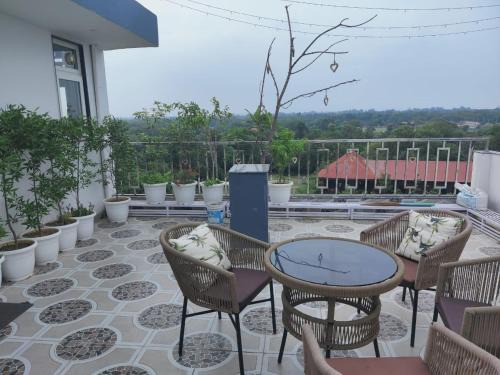 Gurgaon 21 Tonic & Twinkle