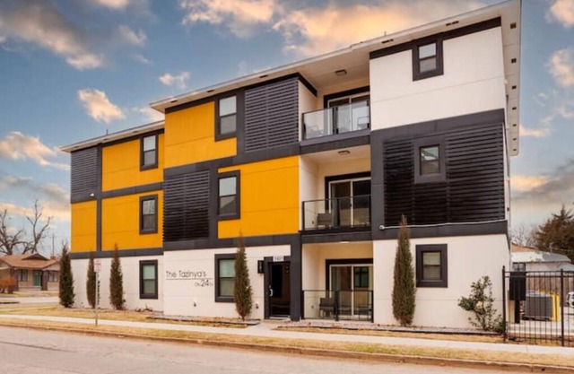 H2/H4/H6 Spacious & Urban Modern Condo - 3 units!