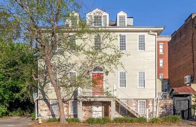 Habersham House | Historic Home, Walk To River Street