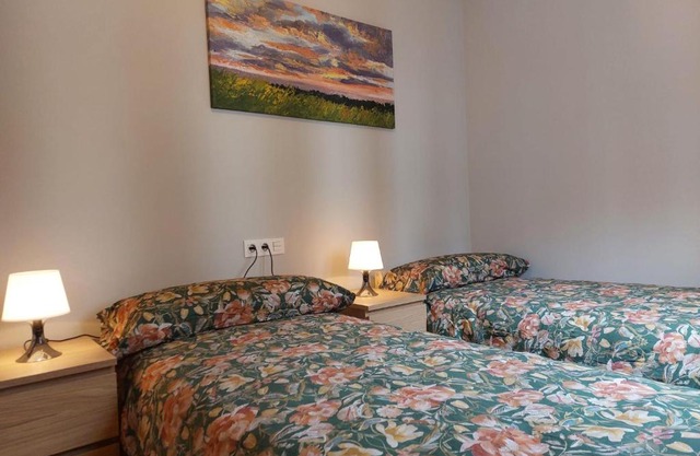 Habitación en apartamento con zonas comunes compartida H1