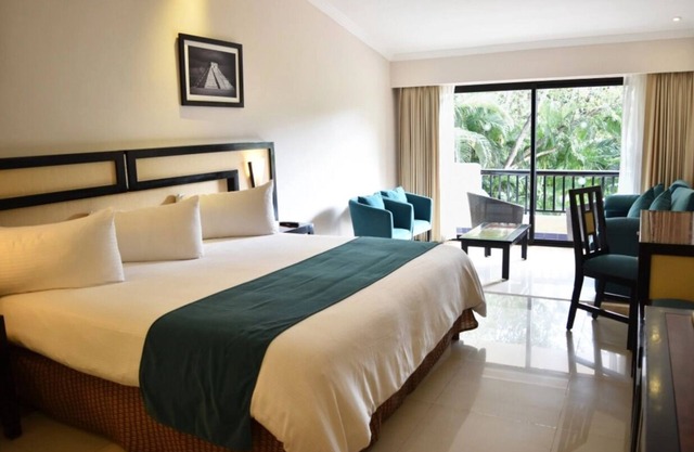 Hacienda Junior Suite - Sandos Playacar Beach Resort