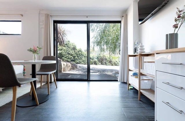 Hadspen Riverview Retreat: Blue Gum Studio