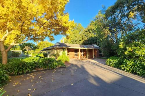 Hahndorf Home, walk to main st, sleeps 8