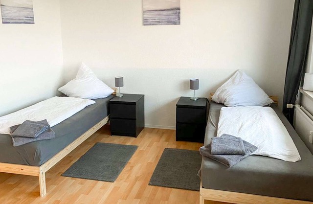 Hal11 Cosy Flat With TV & Wlan in Halle