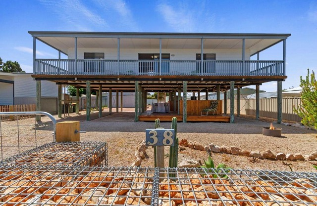 Halcyon Hardwicke Bay