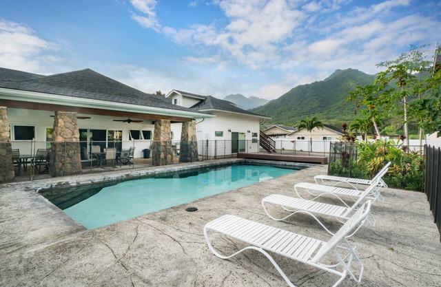 Hale Halai beautify large home perfect for families & small company retreats