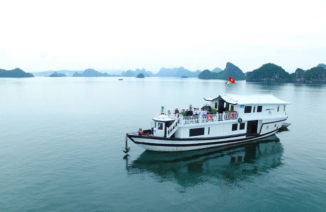 Halong 4Star Amira Private Cruise