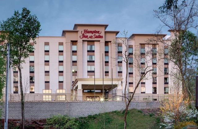 Hampton Inn & Suites Knoxville Papermill Drive