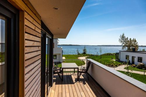 Hangar 19 Luxusapartment mit Sauna, Kamin und Seeblick H4W3