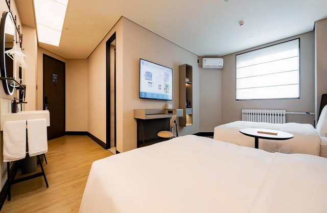 Hanting Hotel Lanzhou Wanda Plaza