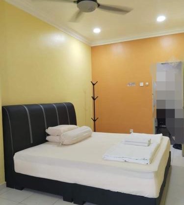 Happy Raub Guest House