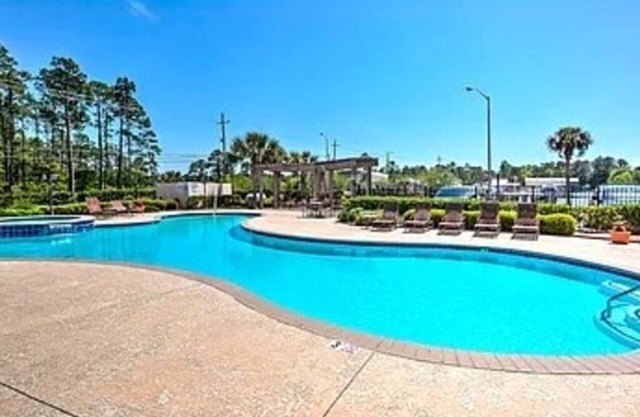 Harbor Landing - Water Views! Pool & hot tub - 2be/2ba condo in Ocean Springs!