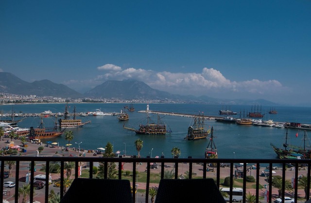 Harbor, Mountain and City view, in the heart of City Center