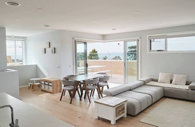 Harbour Horizons Balcony BBQs and Calm Water Views