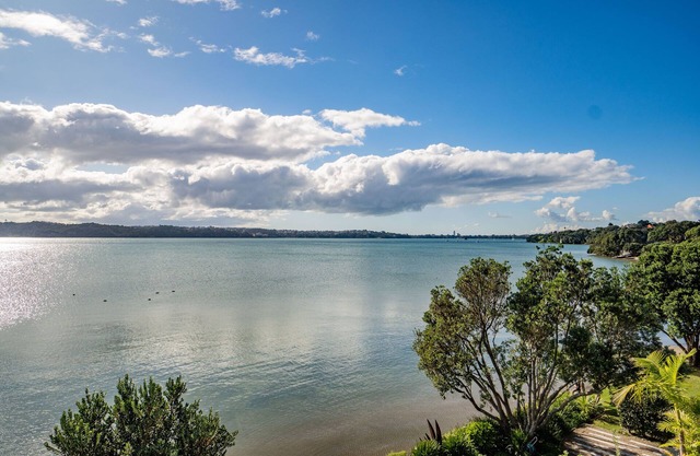Harbour View - Westmere Holiday Apartment