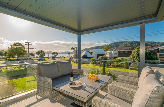 Harbour View - Whangamata Holiday Home