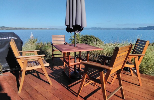 HARBOURSIDE GETAWAY!