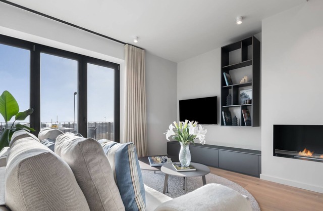 Harbourview Suite – Sea View,Infrared Shower, EthanolFireplace, WineRefrigerator