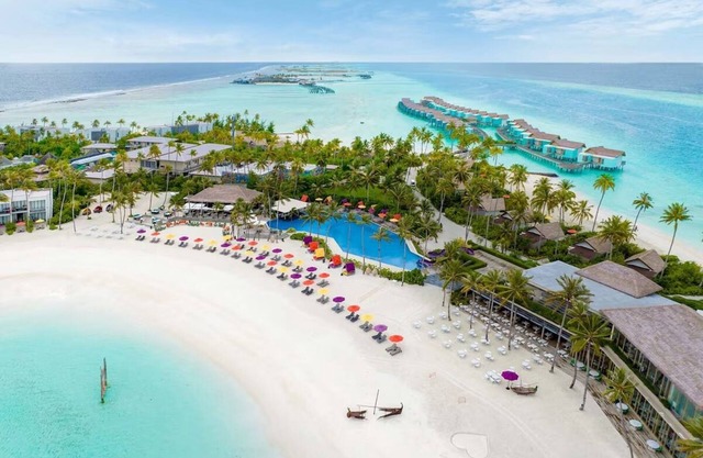 Hard Rock Haven: Romantic Overwater Villas & Underwater Dining