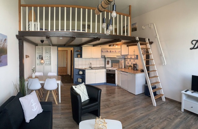 Harlequartier apartment, directly on the Harle with jetty, near Carolinensiel