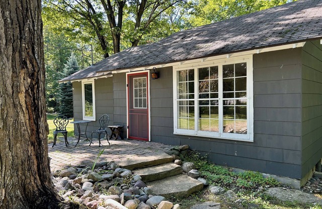 Hart and Soul: 2 BR, 1 BA House in Harbor Springs, Sleeps 4