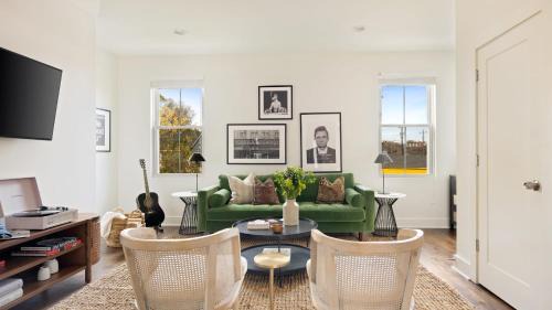 Hart Suite Buyout 5 by AvantStay Two Town House Buyout w Modern Amenities in Nashville