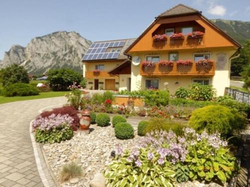 HAUS RUSSOLD - FEWO11 mit Balkon in entspannter Atmosphäre - GRÜNER SEE