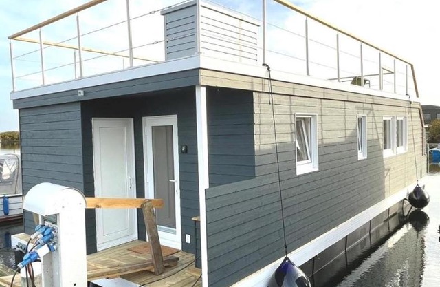 Hausboot Bruntje mit Dachterrasse in Schleswig