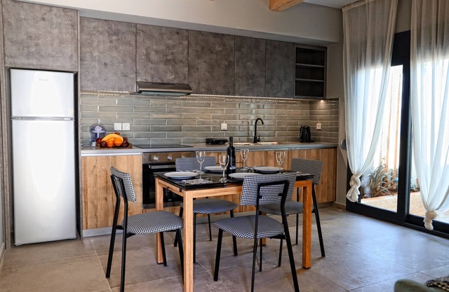 "Havana 3" pool - sea View Luxury Apartment