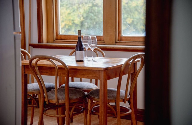 Haven in the Alps 1, Omeo apartment at the door step of the MTB park and skiing.